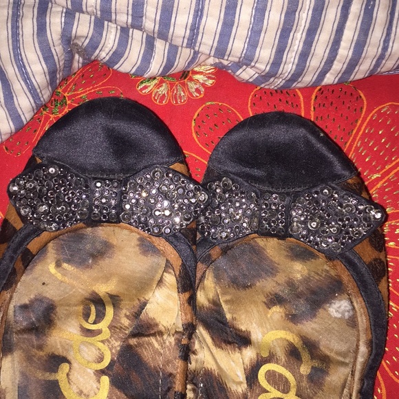 Cheetah Print Flats - Picture 2 of 3